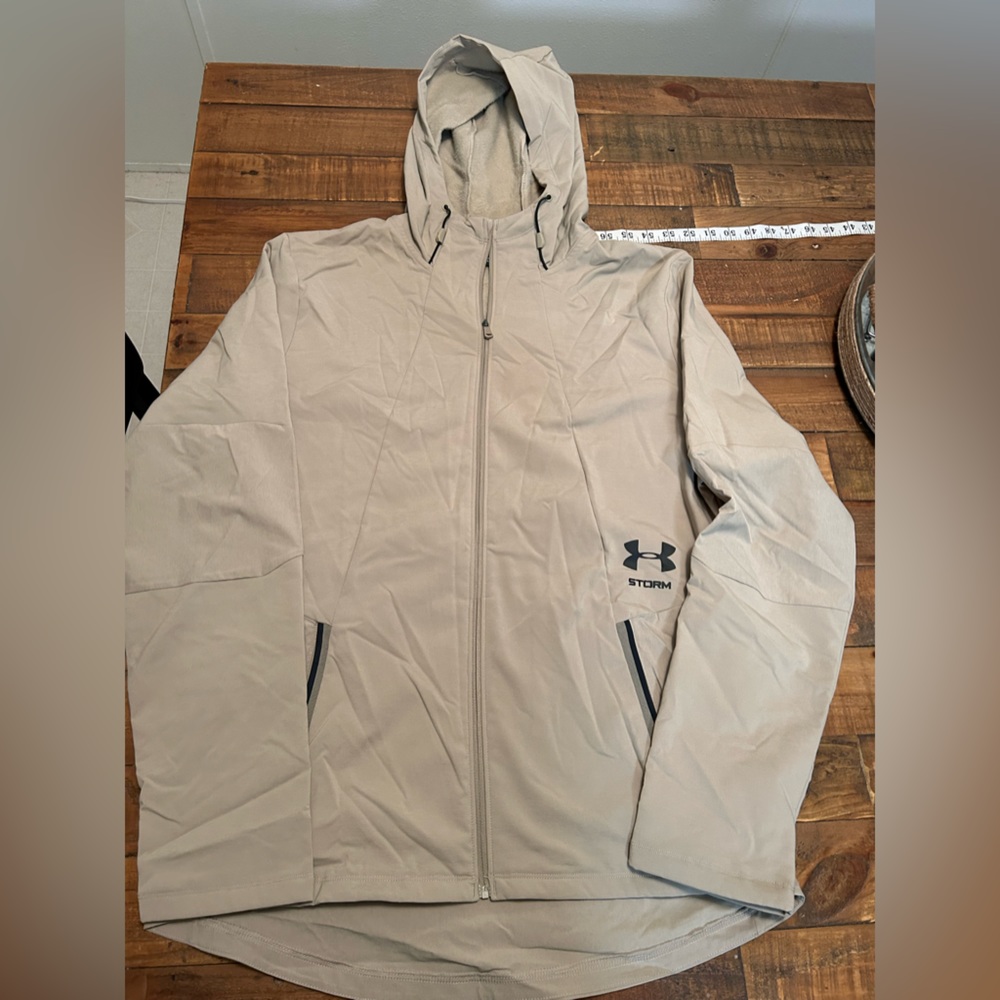 Khakj men’s under armour rain coat/light windbreaker , NWOT